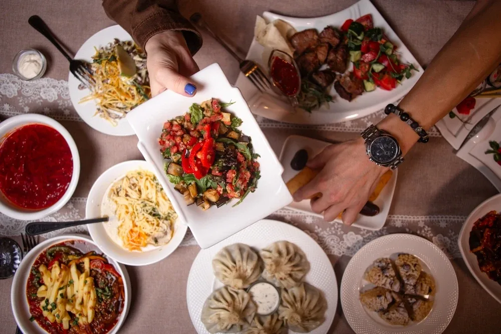 Mâncăruri tradiționale din Uzbekistan pe care merită să le încerci