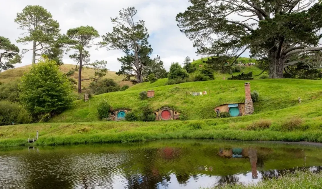 În inima Pământului de Mijloc: descoperă Hobbiton și locurile din Stăpânul Inelelor din Noua Zeelandă