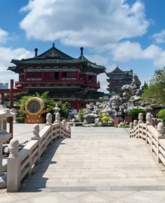 Circuit China + Hong Kong: cum combini tradiționalul cu ultramodernul într-o singură vacanță