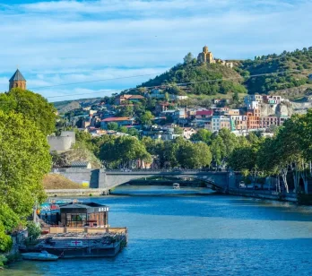 Georgia pentru prima dată: atracții turistice de neratat într-un circuit complet 
