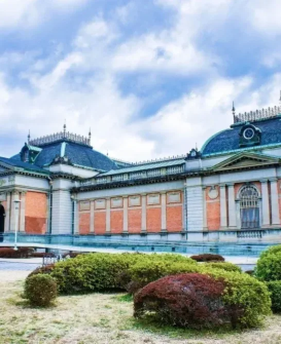 Cum să te bucuri de arta și arhitectura japoneză într-un circuit în Japonia?